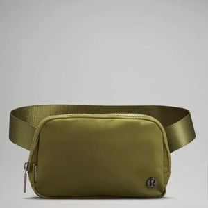 Lululemon Everywhere Belt Bag BRAND NEW New Version